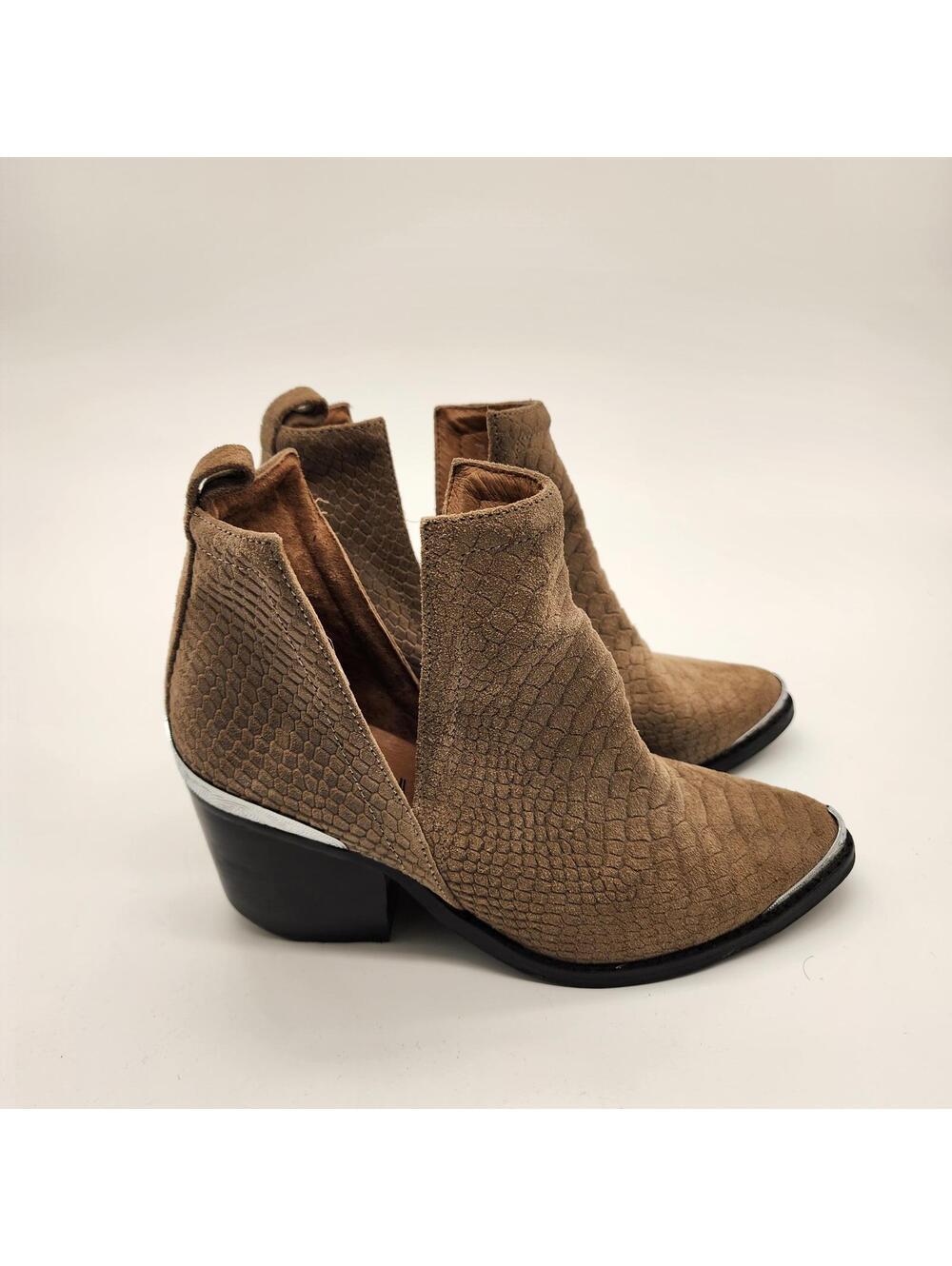 EUC Free People Jeffrey Campbell Hunt The Plains boots suede brown 6.5